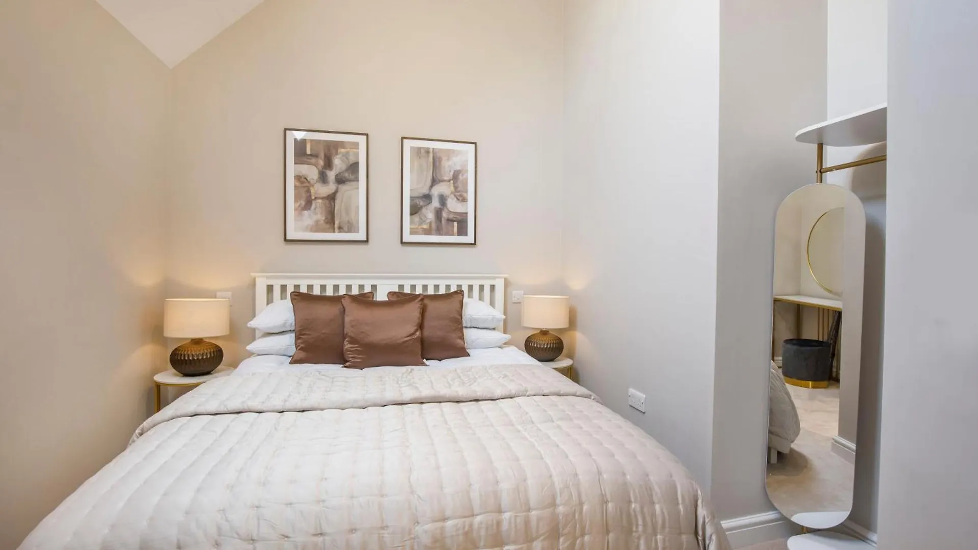 Crescent Court Modern And Luxurious Apartments York