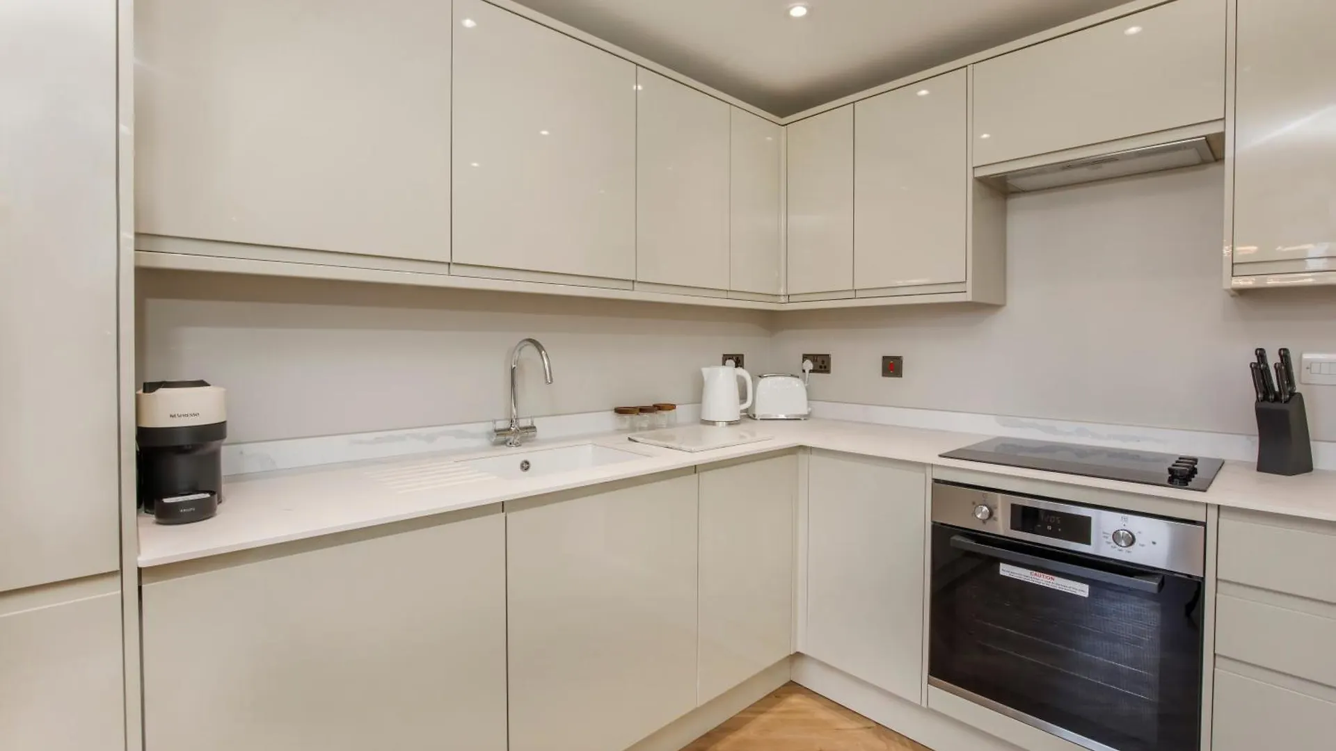 Crescent Court Modern And Luxurious Apartments York 0*,