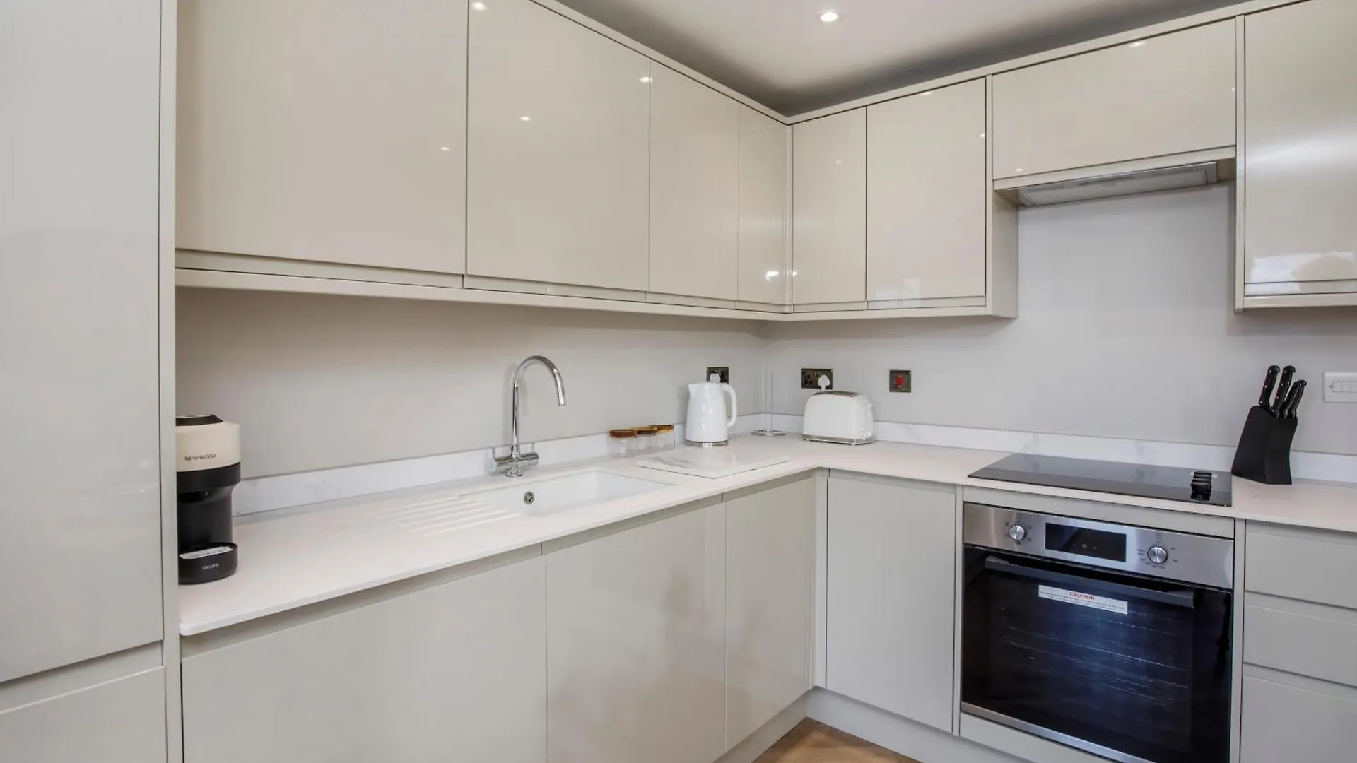 Crescent Court Modern And Luxurious Apartments York