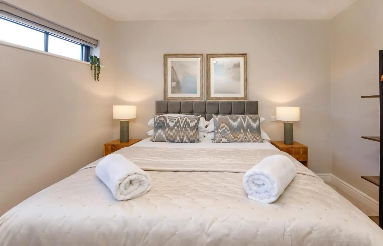 Crescent Court Modern And Luxurious Apartments York