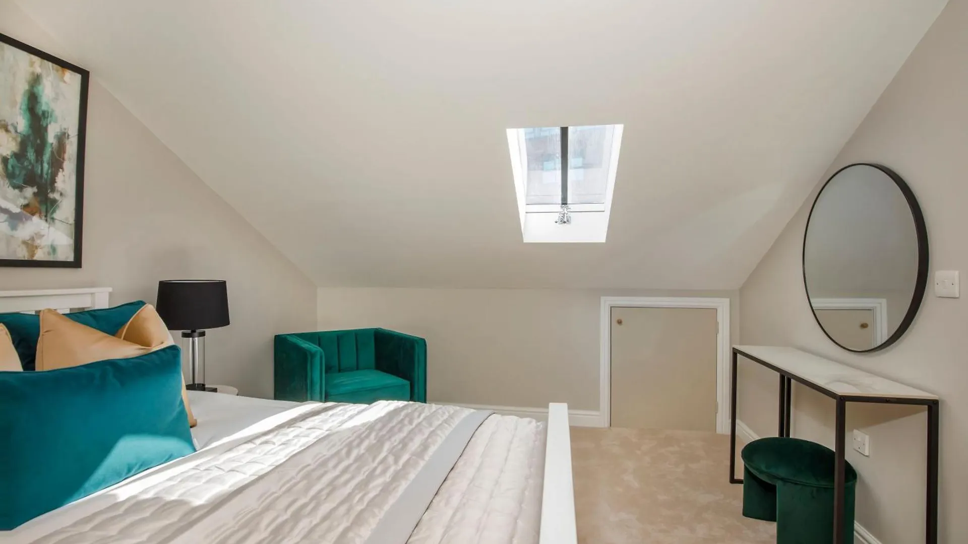Crescent Court Modern And Luxurious Apartments York