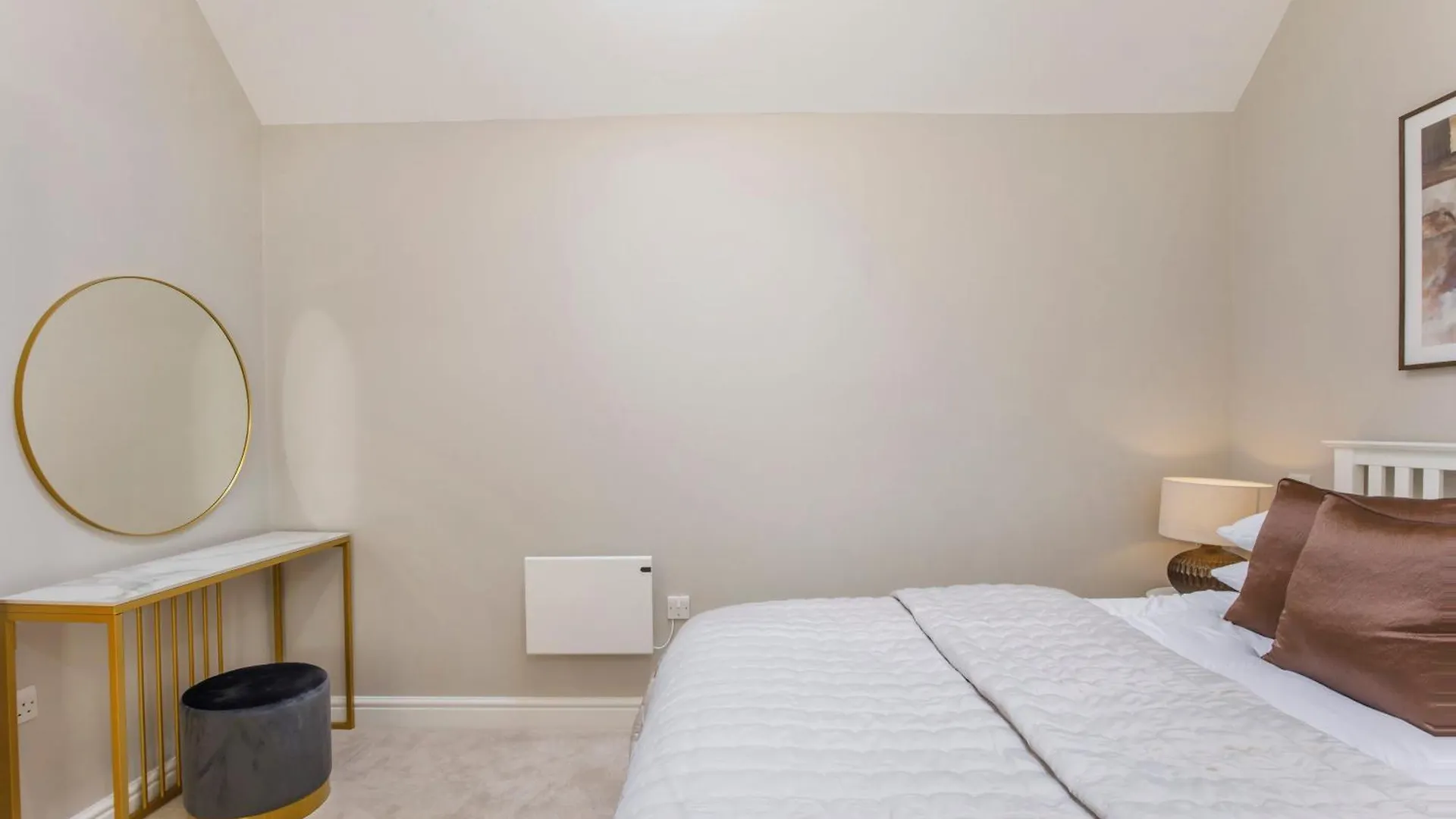Crescent Court Modern And Luxurious Apartments York